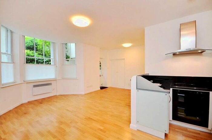 2 Bedroom Flat To Rent In Pinehurst Court, Notting Hill, London, W11