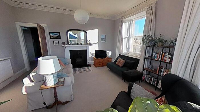 1 Bedroom Flat To Rent In Perth Street, Edinburgh, Midlothian, EH3