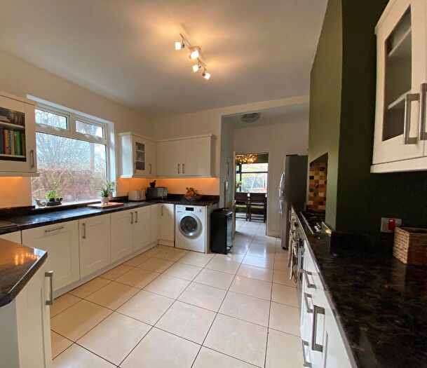 4 Bedroom Semi-Detached House For Sale In Park Ave, Hull, HU5