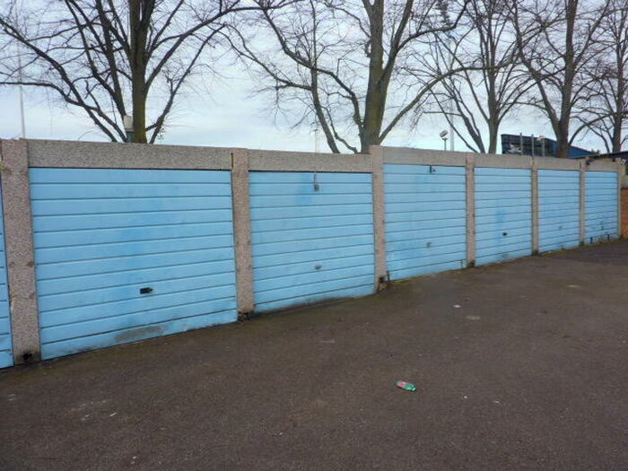 Garage / Parking To Rent In Garage, Goldington Road, MK40