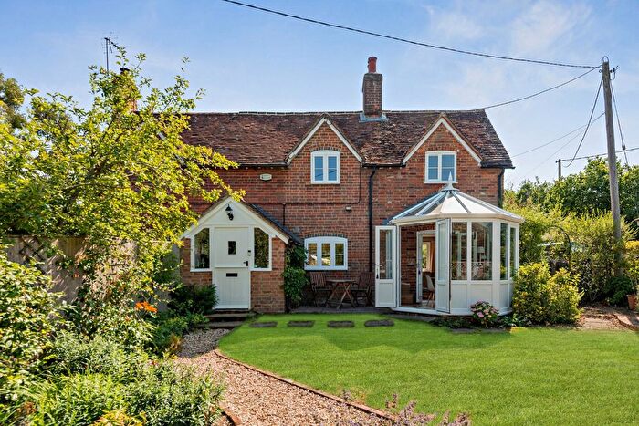 3 Bedroom Semi Detached House For Sale In Lower Church Farm Cottages, Noakes Hill, Ashampstead, RG8