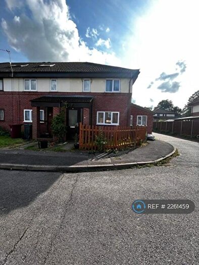 4 Bedroom End Of Terrace House To Rent In August End, Reading, RG30