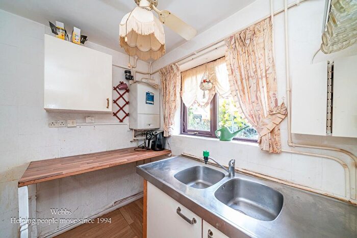 3 Bedroom Semi-detached House For Sale In Acorn Road, Wolverhampton, WV11