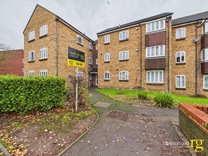 2 Bedroom Flat To Rent In Dromey Gardens, Harrow Weald, HA3