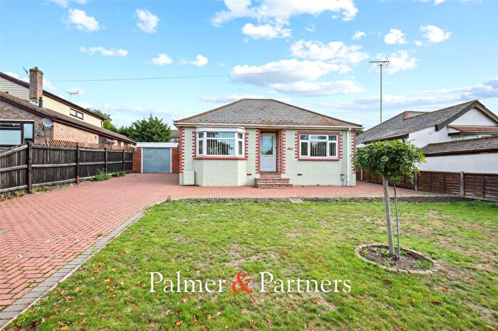 4 Bedroom Bungalow For Sale In St. Andrews Avenue, Colchester, Essex, CO4