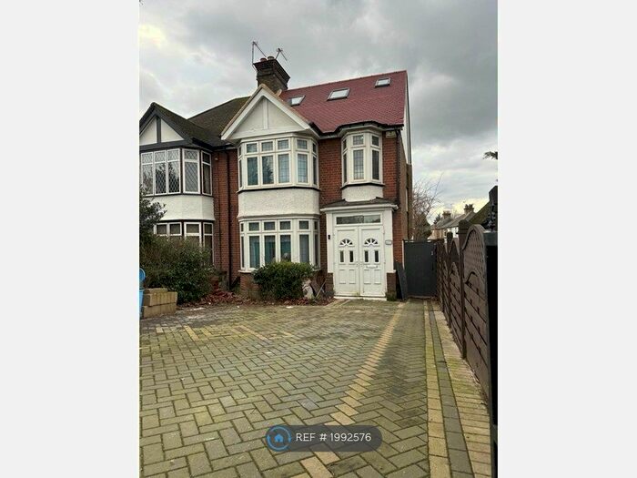 4 Bedroom Semi-Detached House To Rent In Wrotham Road, Gravesend, DA11