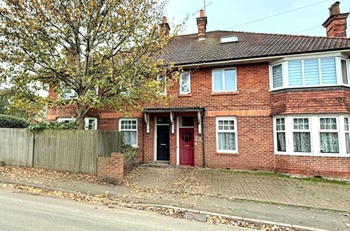 3 Bedroom Semi-Detached House To Rent In Middle Gordon Road, Camberley, Surrey, GU15