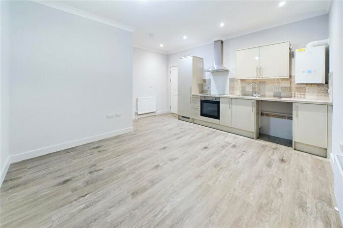 1 Bedroom Flat To Rent In Cobden Street, Kettering, Northamptonshire, NN16