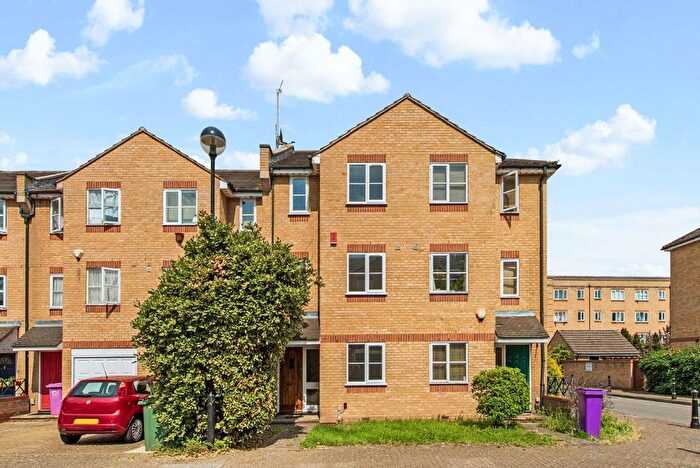 4 Bedroom Detached House To Rent In Mast House Terrace, London, E14