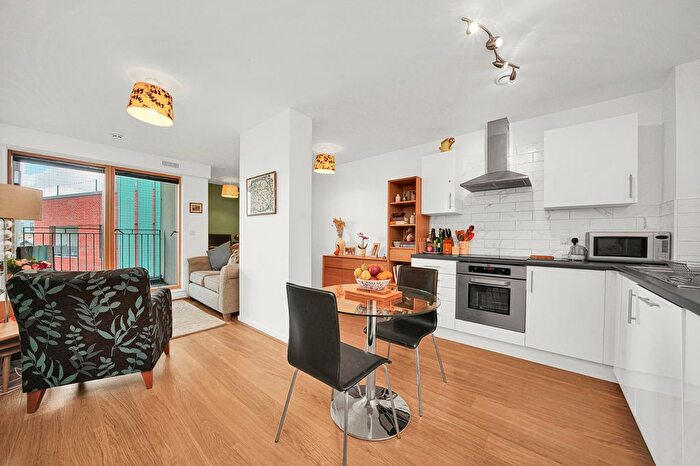 1 Bedroom Flat For Sale In Hardwicks Square, Wandsworth Park, SW18