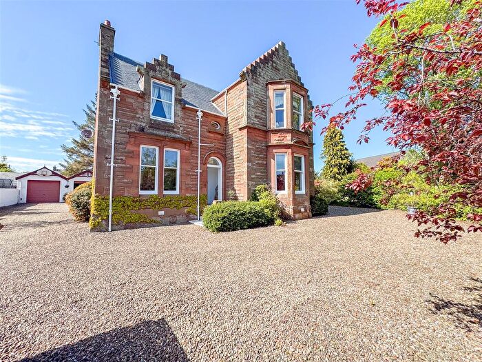 4 Bedroom Detached House For Sale In Kirk Street, Carluke, ML8