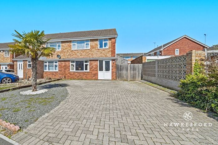 3 Bedroom Semi Detached House For Sale In Stanhope Avenue, Sittingbourne, ME10