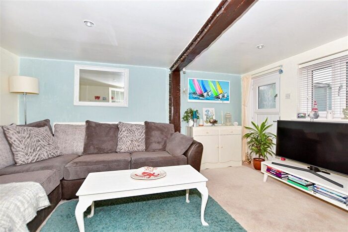 2 Bedroom End Of Terrace House For Sale In Kettle Lane, East Farleigh, Maidstone, Kent, ME15