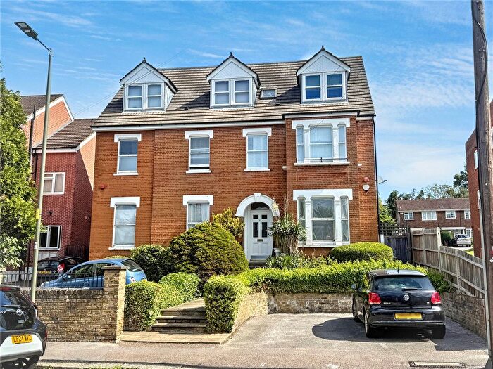 3 Bedroom Flat For Sale In Park Road, New Barnet, Barnet, EN4