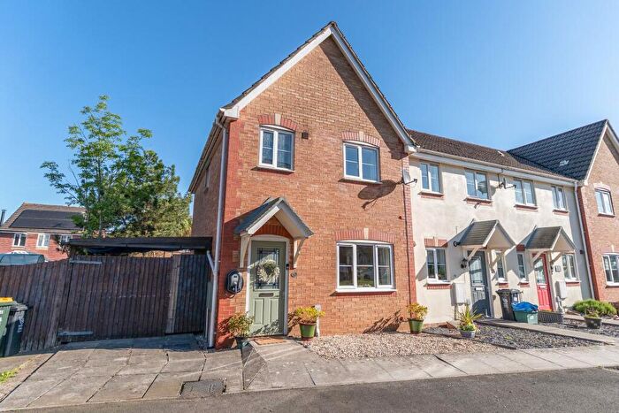 3 Bedroom Terraced House For Sale In Hollyhock Close, Rogerstone, NP10