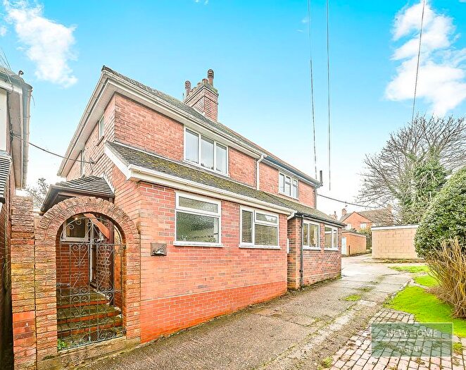 2 Bedroom Semi Detached House For Sale In Daintry Drive Hopwas, Tamworth, B78