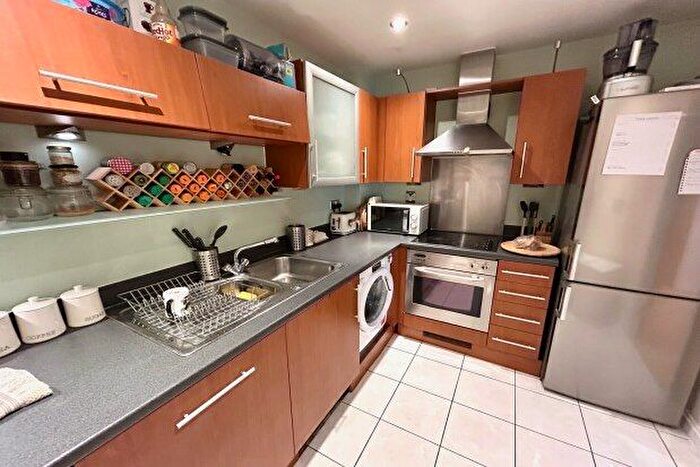 2 Bedroom Flat To Rent In Chandlery Way Taliesin Court, Cardiff, CF10