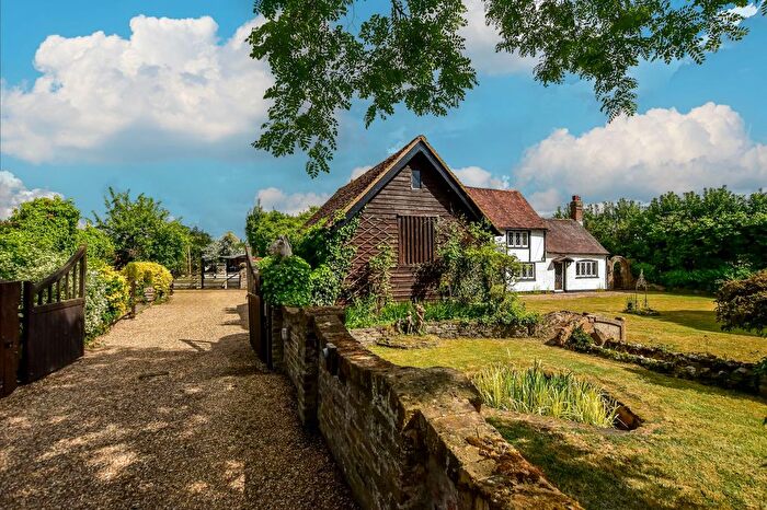 3 Bedroom Detached House For Sale In Bucks Hill, Kings Langley, WD4