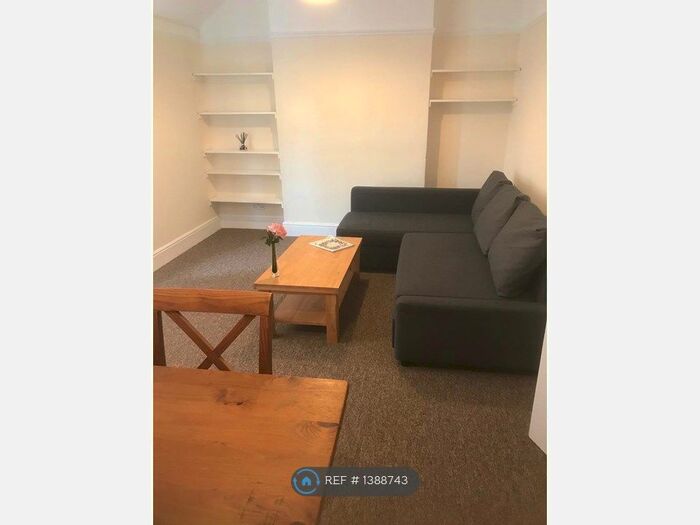 2 Bedroom Flat To Rent In Mill Road, Cambridge, CB1