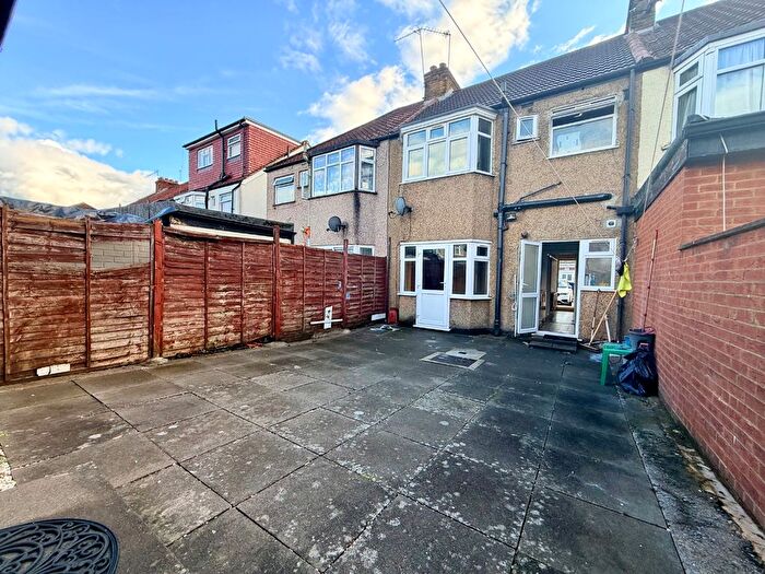 4 Bedroom Terraced House To Rent In Ealing Road, Wembley, Greater London, HA0