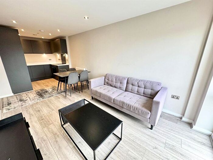 2 Bedroom Flat To Rent In Jesse Hartley Way, Liverpool, L3