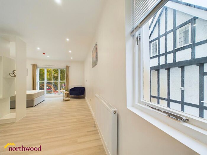 Studio To Rent In Flat B Bridge Street Banbury, OX16