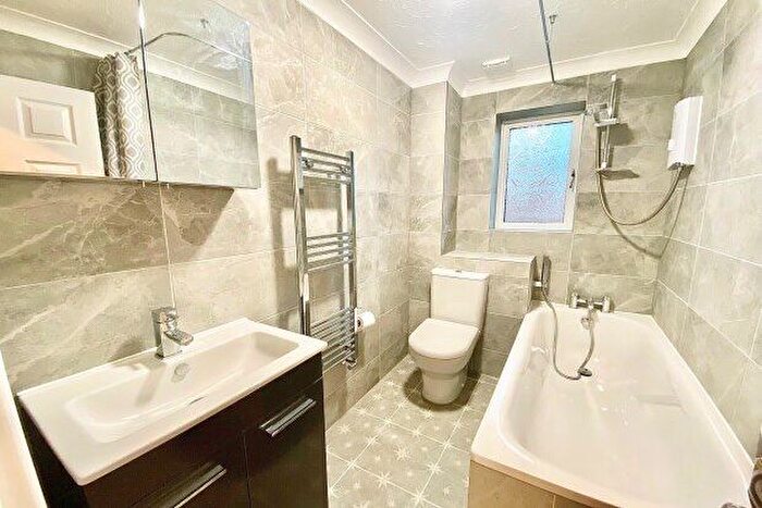 2 Bedroom Property To Rent In Oakhurst Close, Ilford, IG6