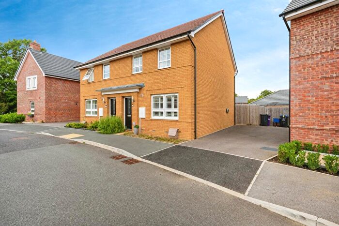 3 Bedroom Semi-Detached House For Sale In Brassey Way, Lower Stondon, Henlow, SG16