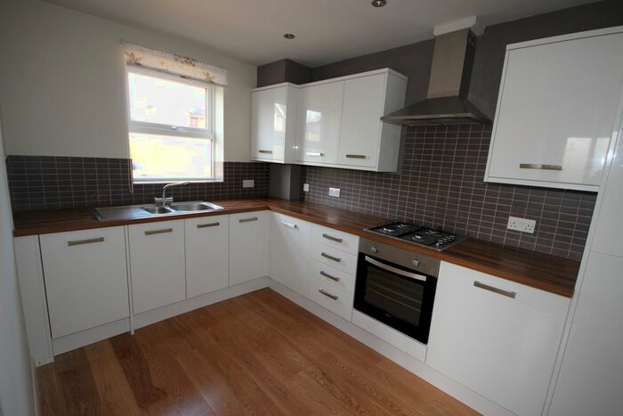 4 Bedroom Semi-Detached House To Rent In The Hollow, Bath BA2