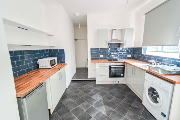 1 Bedroom Flat To Rent In Harley Street, Hull, Yorkshire, HU2