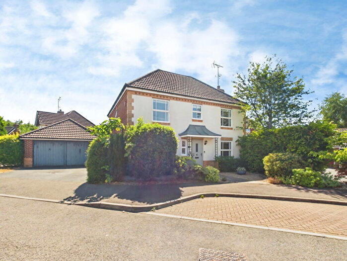 4 Bedroom Detached House For Sale In Elgar Way, Horsham, RH13