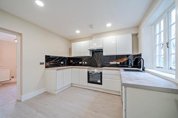 2 Bedroom Terraced House To Rent In Watermens Square, High Street, London, SE20