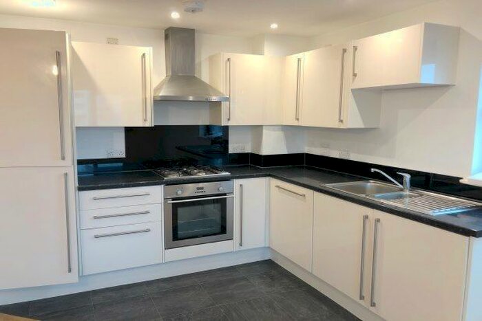 2 Bedroom Property To Rent In The Crescent, Plymouth, PL1