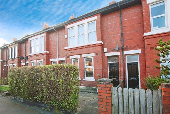 2 Bedroom Flat To Rent In Hyde Terrace, Gosforth, Newcastle Upon Tyne, NE3