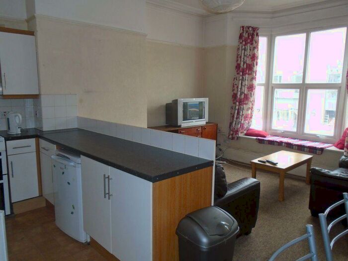 4 Bedroom Flat To Rent In A Bristol Road, B29