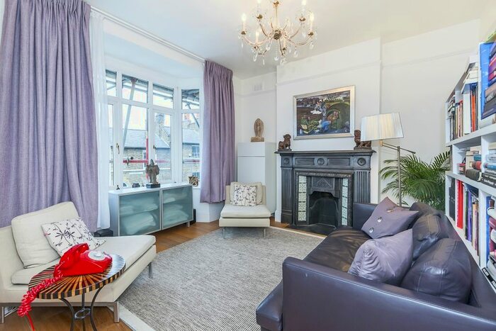 3 Bedroom Maisonette To Rent In Maidenstone Hill, London, SE10