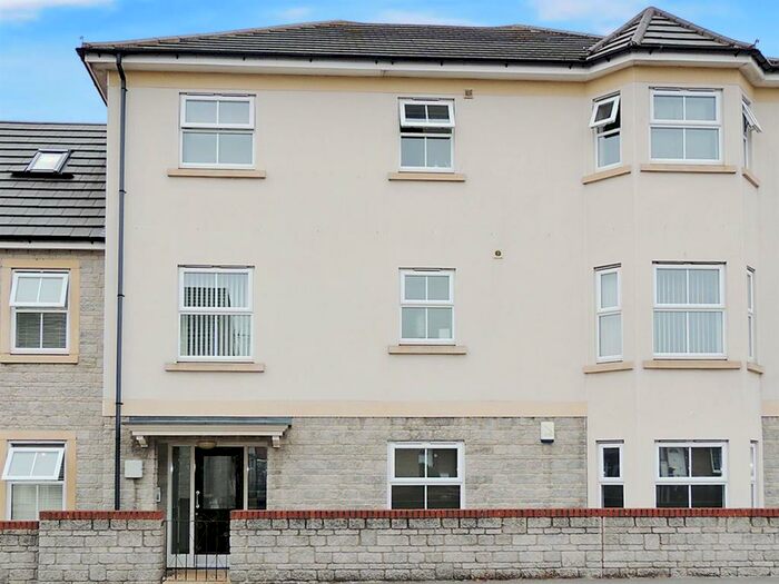 2 Bedroom Apartment To Rent In Hanham Road, Bristol, BS15