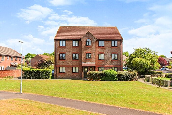 1 Bedroom Flat To Rent In Pheasant Close, Swindon, SN3