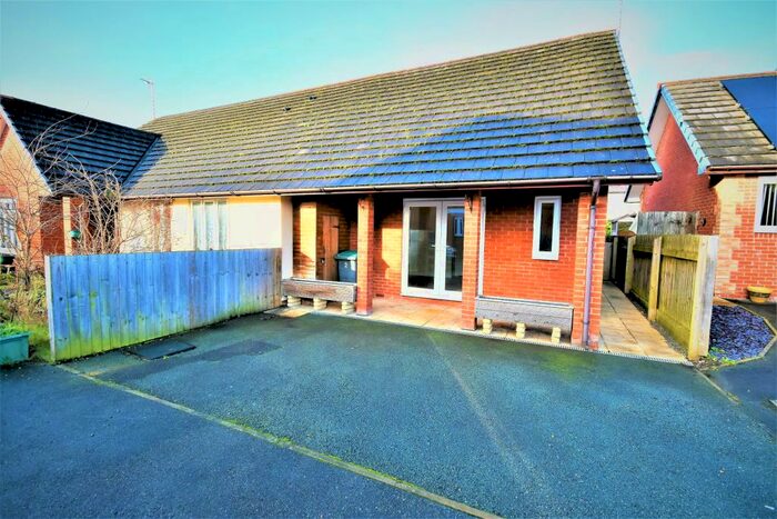 2 Bedroom Bungalow To Rent In Llys Y Pant, Rhosllanerchrugog, LL14