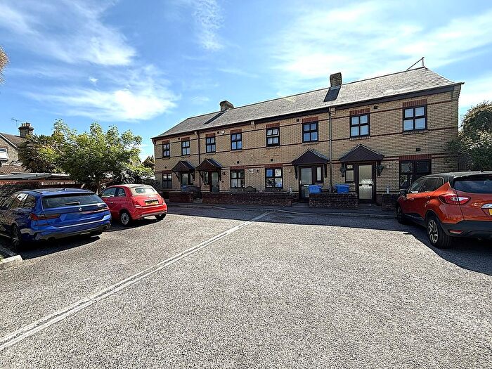 3 Bedroom Terraced House For Sale In Kingston Road, Heckford Park, Poole, BH15