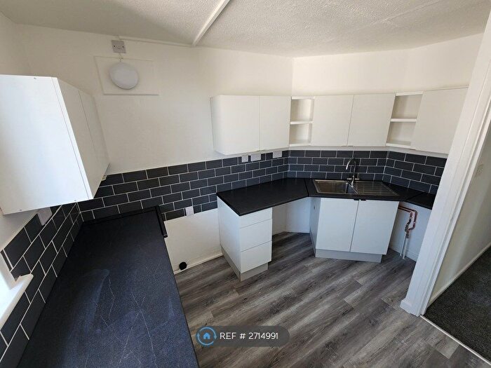 3 Bedroom Flat To Rent In Arthurs Hill, Shanklin, PO37
