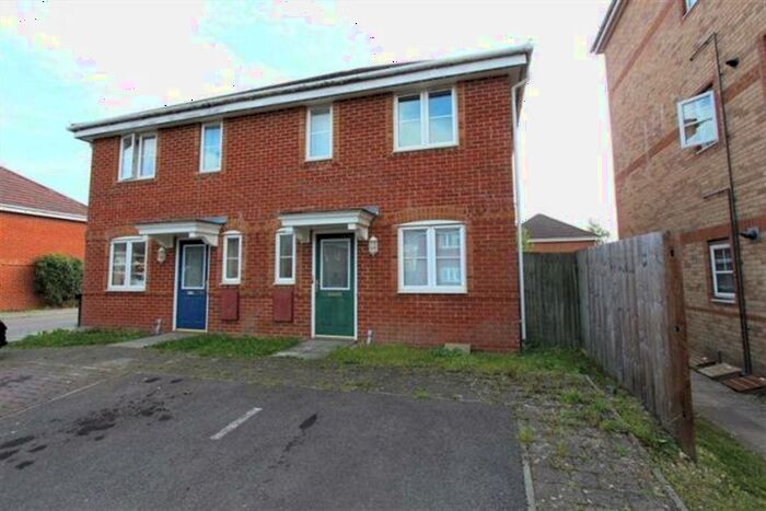 3 Bedroom Semi-Detached House To Rent In Stranding Street, Eastleigh, SO50