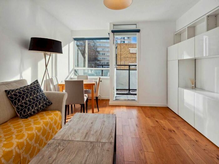 2 Bedroom Flat To Rent In Churchill Gardens, London, SW1V