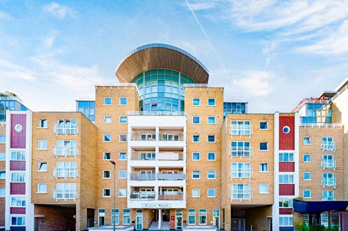 2 Bedroom Flat To Rent In Oyster Wharf, Lombard Road, Battersea, London, SW11