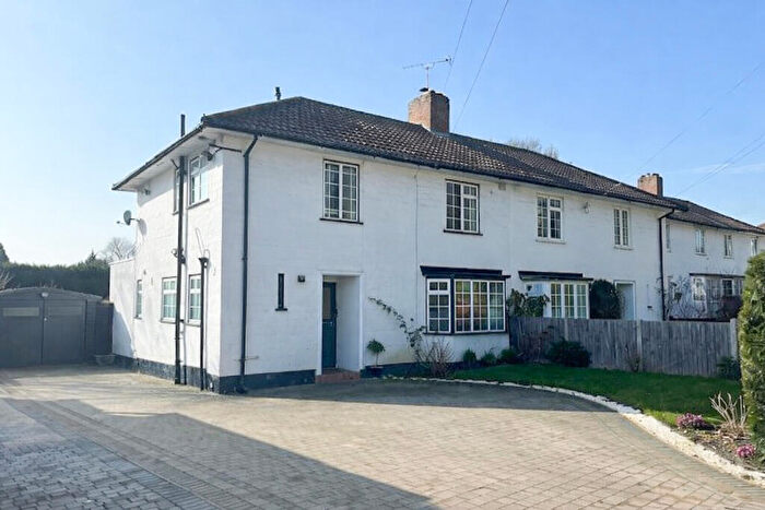 3 Bedroom Semi-Detached House For Sale In Brockswood Lane, Welwyn Garden City, AL8