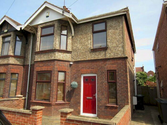 3 Bedroom Semi-Detached House To Rent In King George V Avenue, King's Lynn, PE30