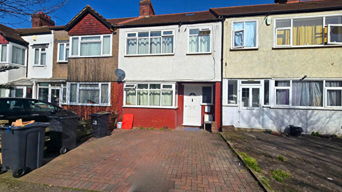 Studio To Rent In Westcombe Avenue, Croydon, CR0