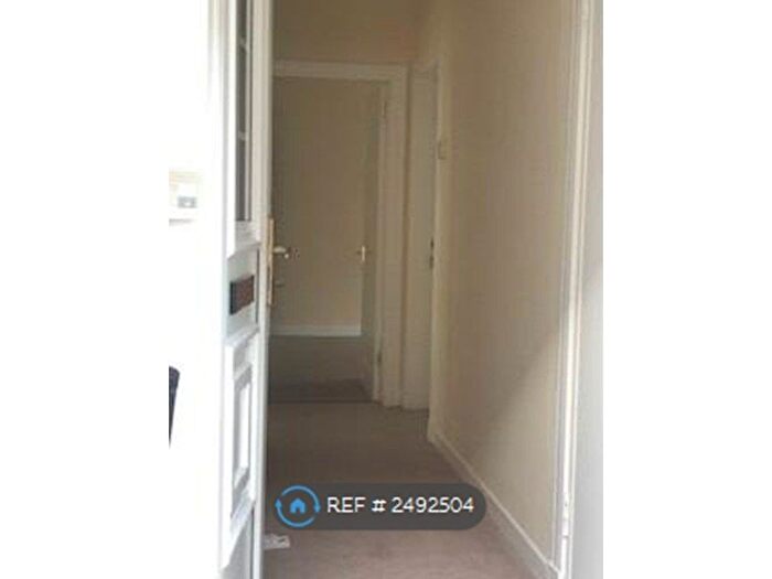 3 Bedroom Flat To Rent In Kingsbridge Drive, Kings Park, Glasgow, G73