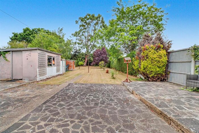 3 Bedroom Detached Bungalow For Sale In Page Road, Bowers Gifford, SS13