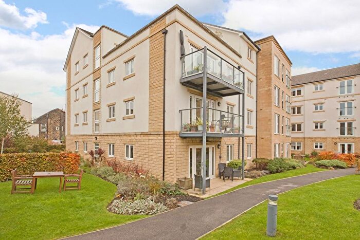 2 Bedroom Flat For Sale In Priestley Court, Railway Road, Ilkley, LS29